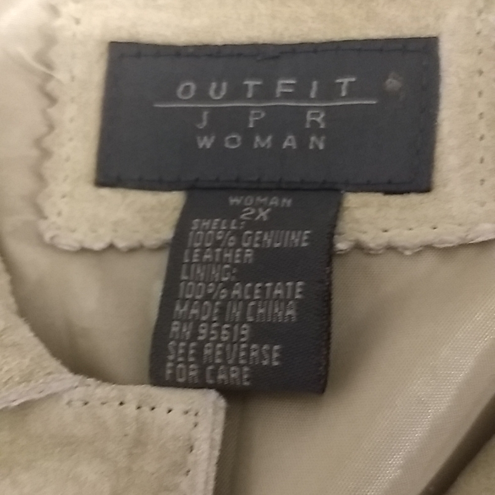 Hp 12/27leather Jacket, Euc - image 4